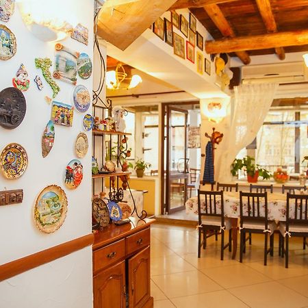 Mini Hotel Venezia Атирау Екстер'єр фото