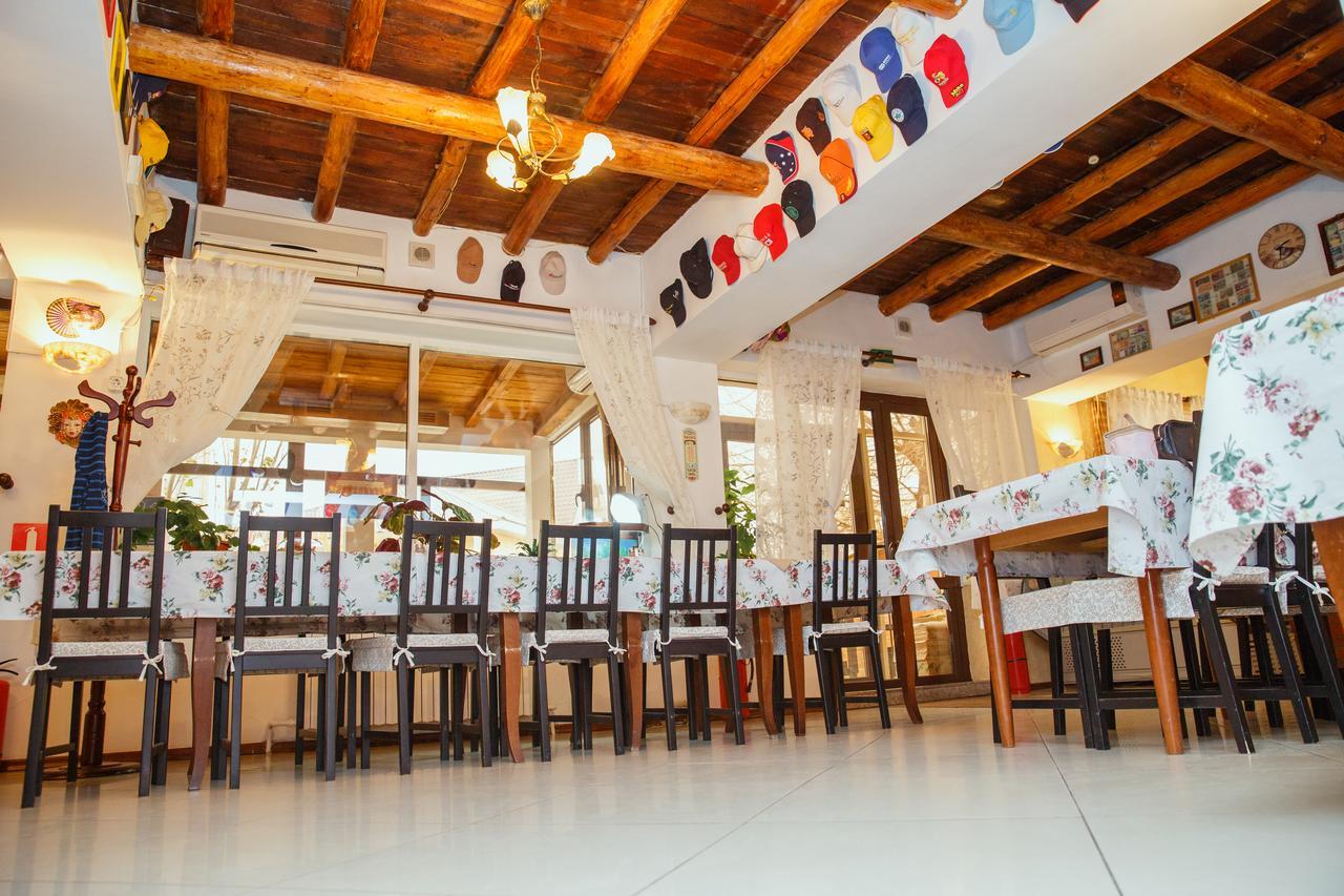 Mini Hotel Venezia Атирау Екстер'єр фото