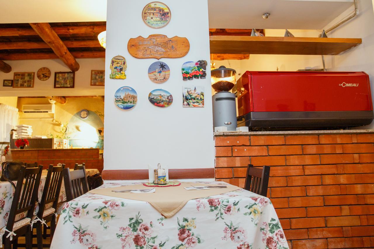 Mini Hotel Venezia Атирау Екстер'єр фото
