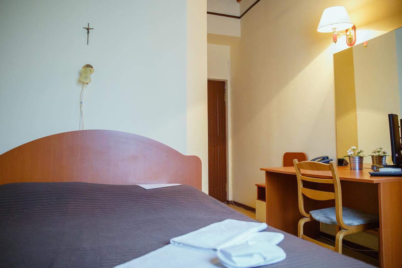Mini Hotel Venezia Атирау Екстер'єр фото