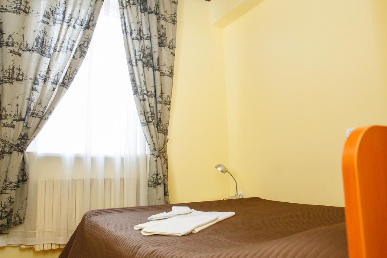 Mini Hotel Venezia Атирау Екстер'єр фото