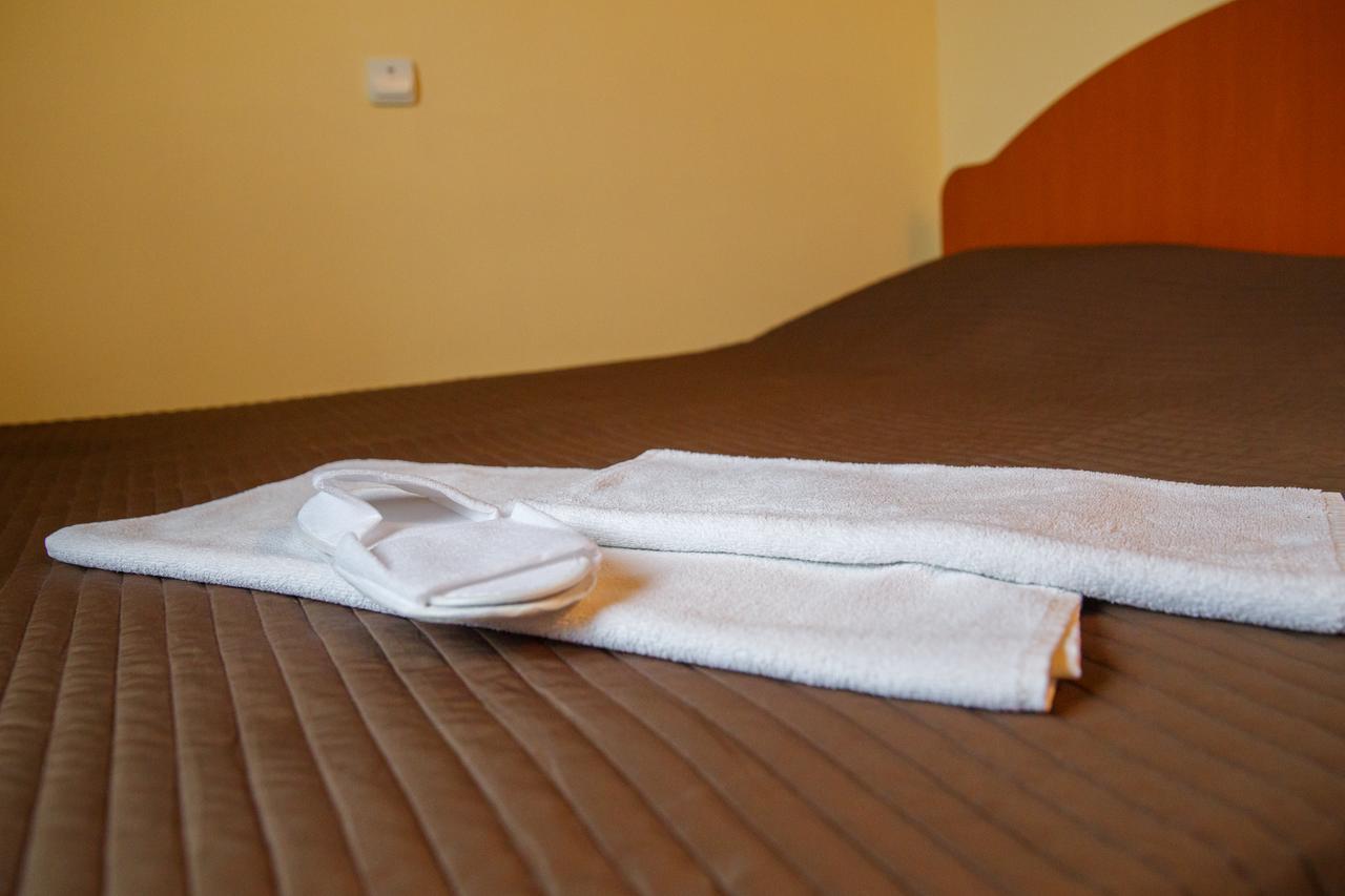 Mini Hotel Venezia Атирау Екстер'єр фото